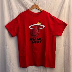 Miami Heat Item of the Game Large T-Shirt NWOT